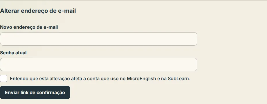 A seção Alterar endereço de e-mail em Configurações com os campos de novo endereço e senha atual